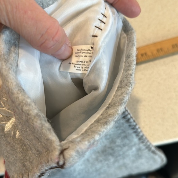 Deer stocking textured red and gray with brown collar - Picture 5 of 7